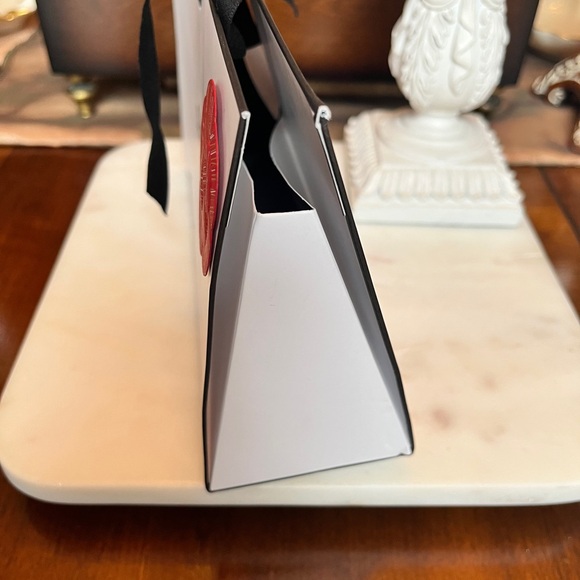 CHANEL Classic White and Black Gift Bag w/Red Camellia Flower -Ideal for Display - Picture 8 of 9